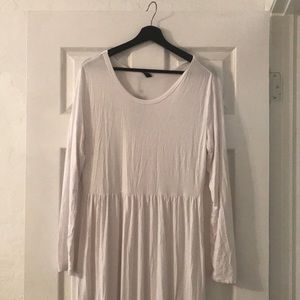 Long sleeve white maxi dress